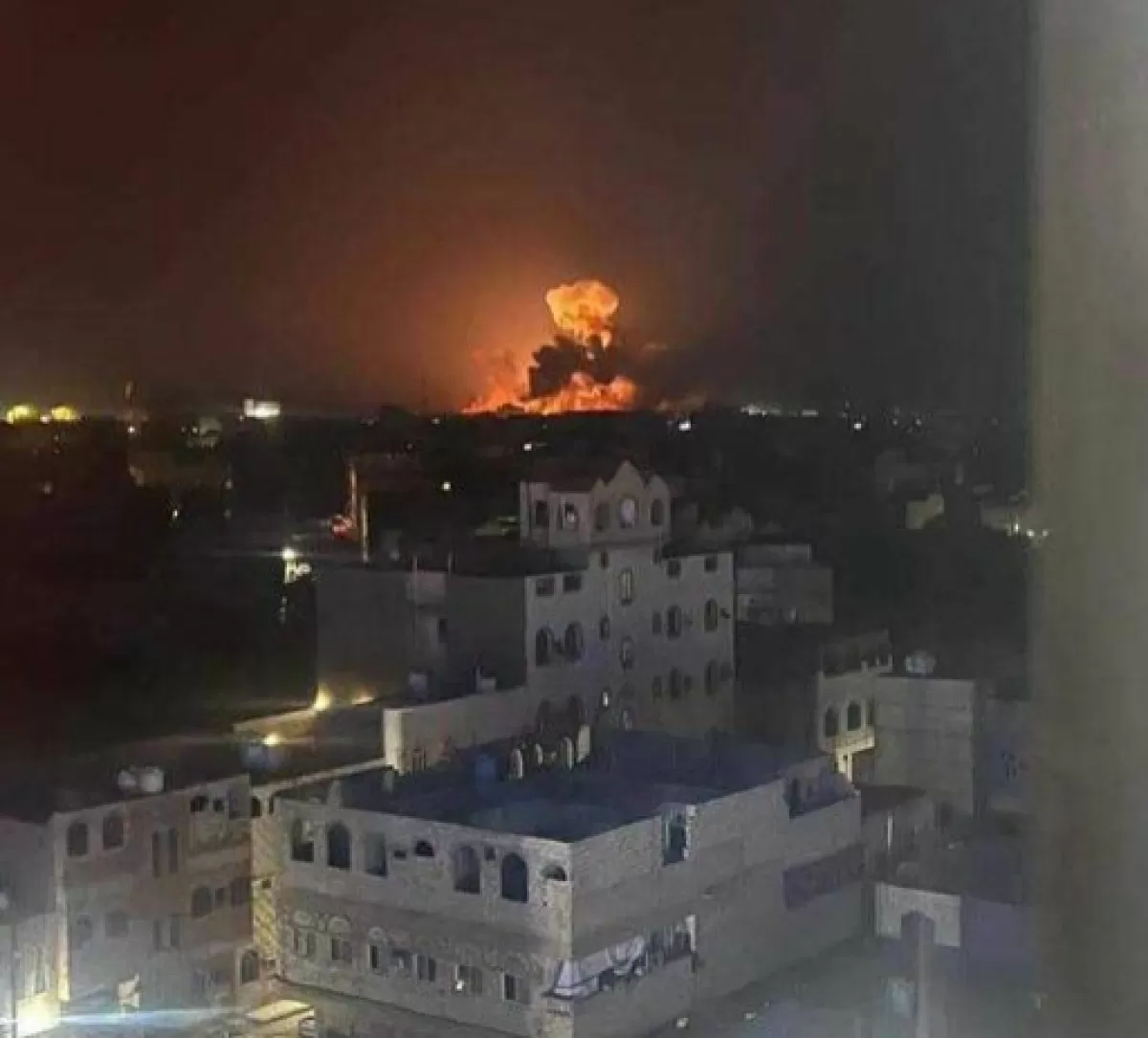 ضربات أميركية بريطانية على أهداف تابعة للحوثيين في عدة مدن يمنية