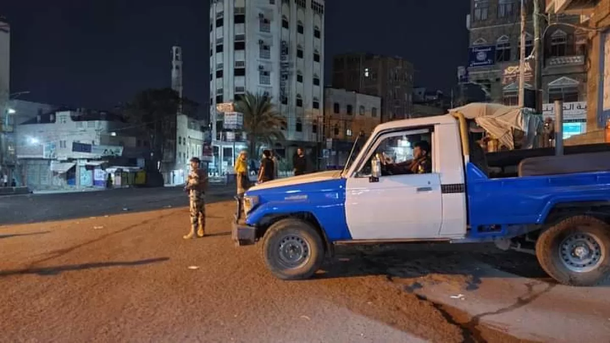 شرطة تعز تنفذ انتشارًا واسعًا في مختلف شوارع المدينة بهدف ملاحقة المطلوبين أمنيًا