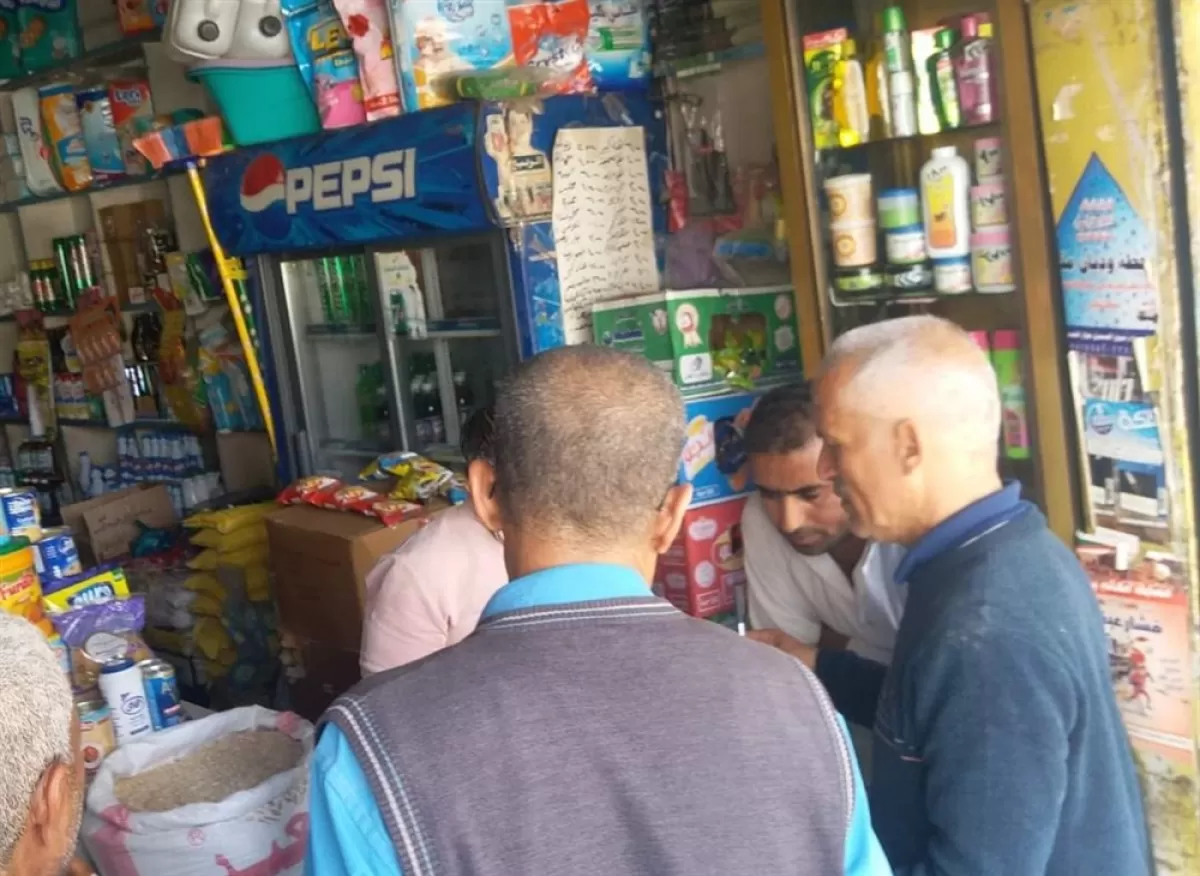 تعز: مكتب الصناعة والتجارة يحذر من عدم إشهار الأسعار بالعملة الوطنية