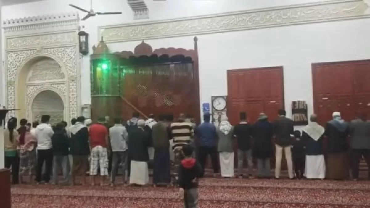 مركز حقوقي: جماعة الحوثي مستمرة بالتضييق على اليمنيين في إقامة صلاة التراويح