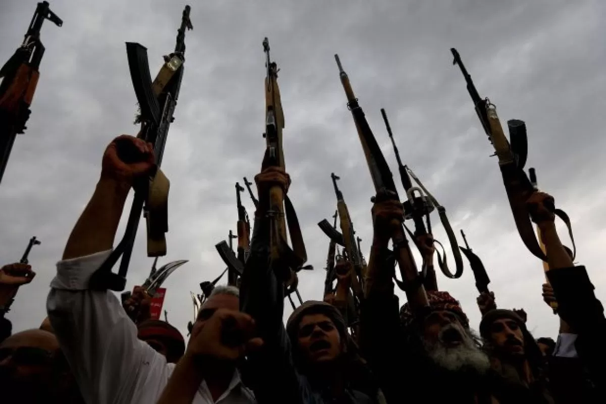 الحكومة تحذر من مخاطر إقدام الحرس الثوري على نقل جماعات طائفية إلى مناطق الحوثي