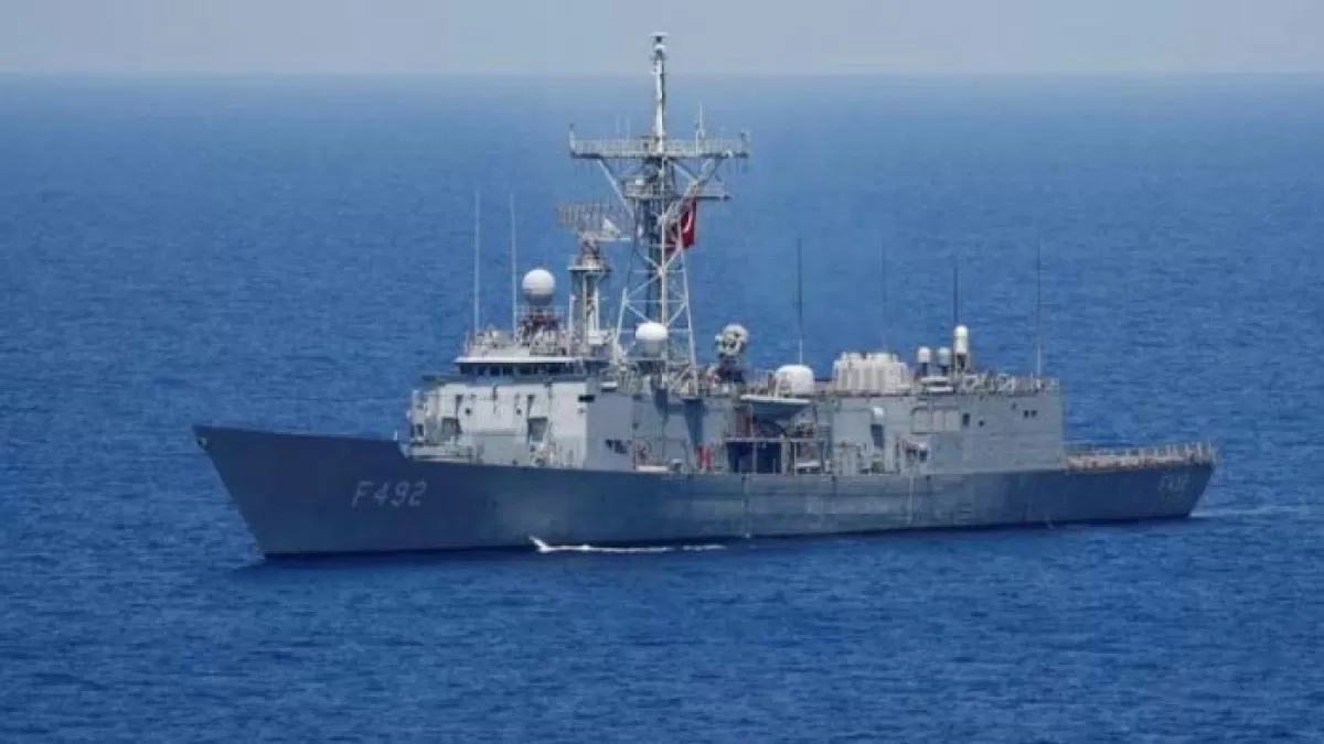 انضمام فرقاطة يونانية جديدة إلى المهمة الأوروبية في البحر الأحمر وباب المندب