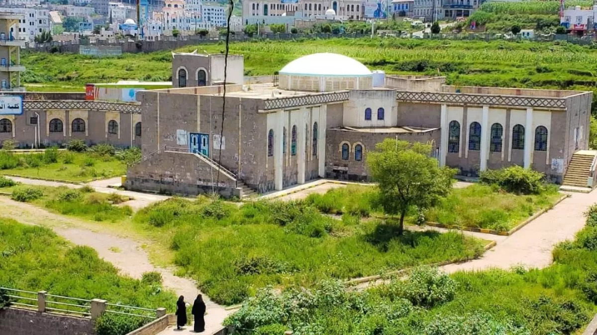 إب : جماعة الحوثي تلزم طلاب الشريعة والقانون على حضور دورات طائفية