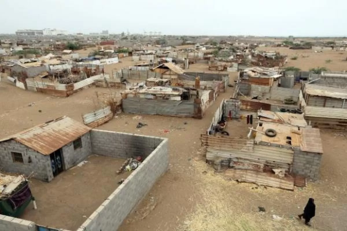 جماعة الحوثي تُخلي قرية "منظر" من السكان في الحديدة