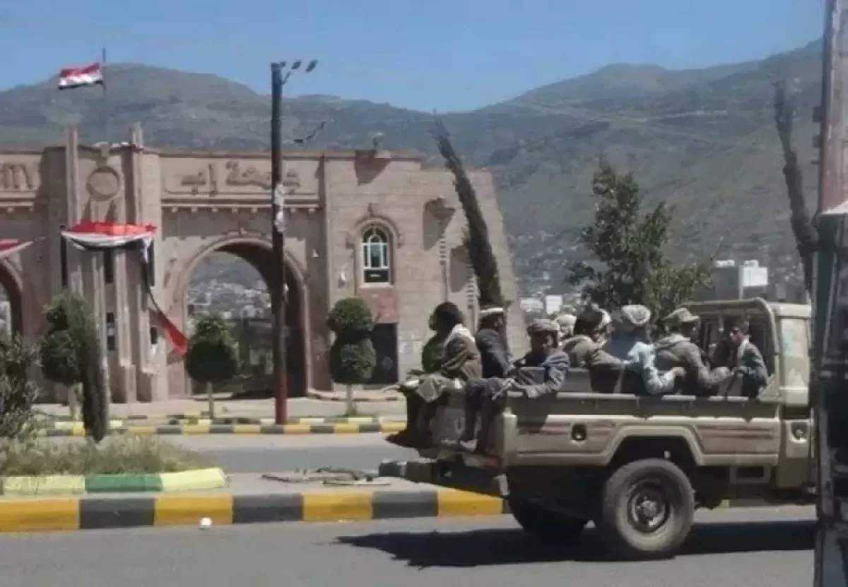 جماعة الحوثي تُغلق عدة أقسام في جامعة صنعاء وتعزل أكاديميين في إب