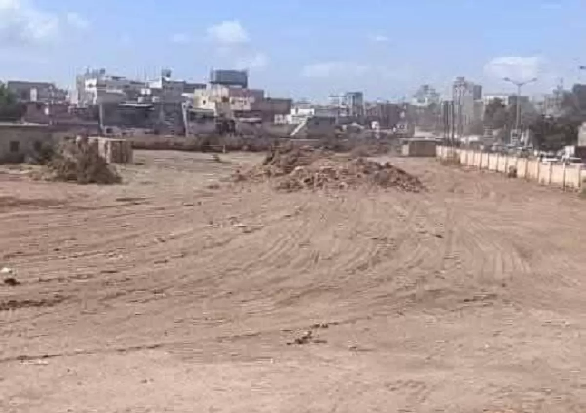 عدن: مؤسسة النقل تُقر بتأجير أرضيتها في الشيخ عثمان دون ذكر التفاصيل