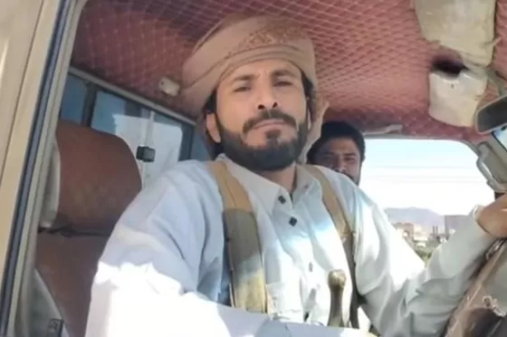 صنعاء : الحوثيون يعتقلون شاعرًا موالٍ لهم على خلفية انتقاده فساد الجماعة