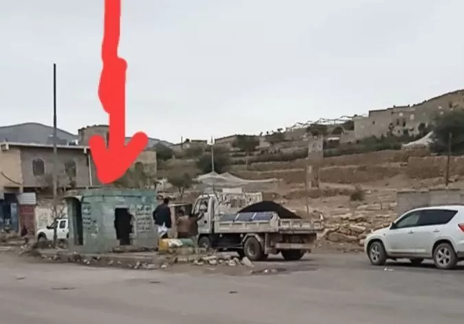 الحوثيون يستحدثون نقطة جبايات في عمران ويحتجزون عدد من الشاحنات