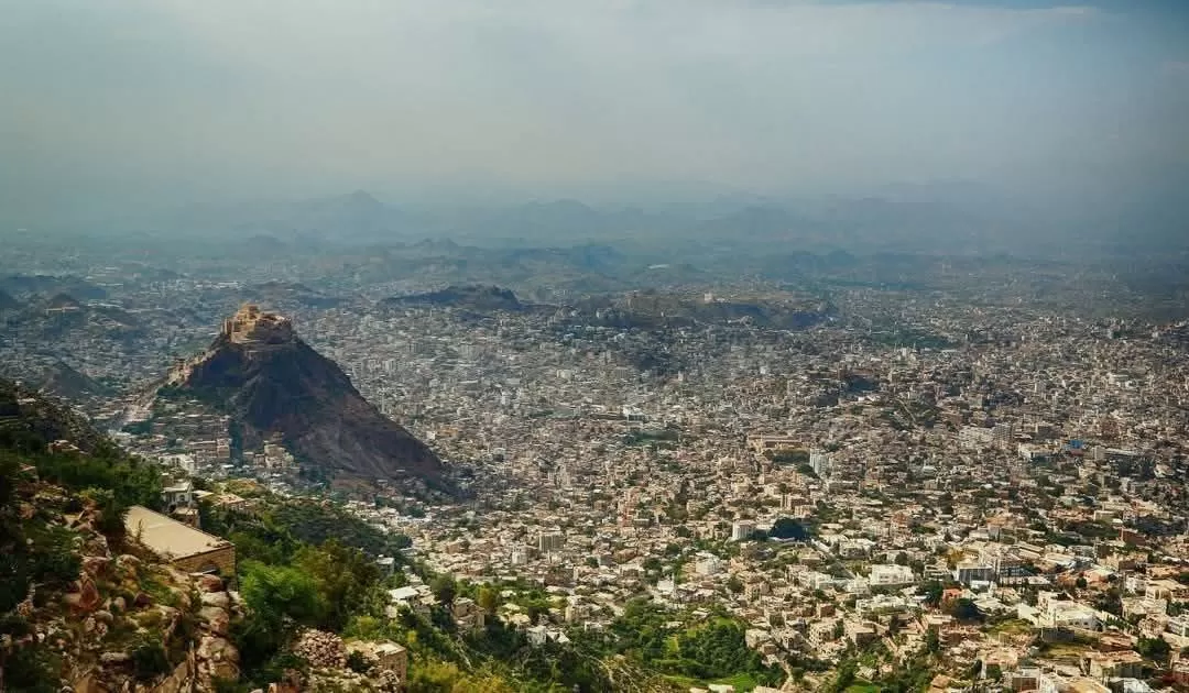 إصابة طفل برصاص قناصة الحوثيين شرقي مدينة تعز