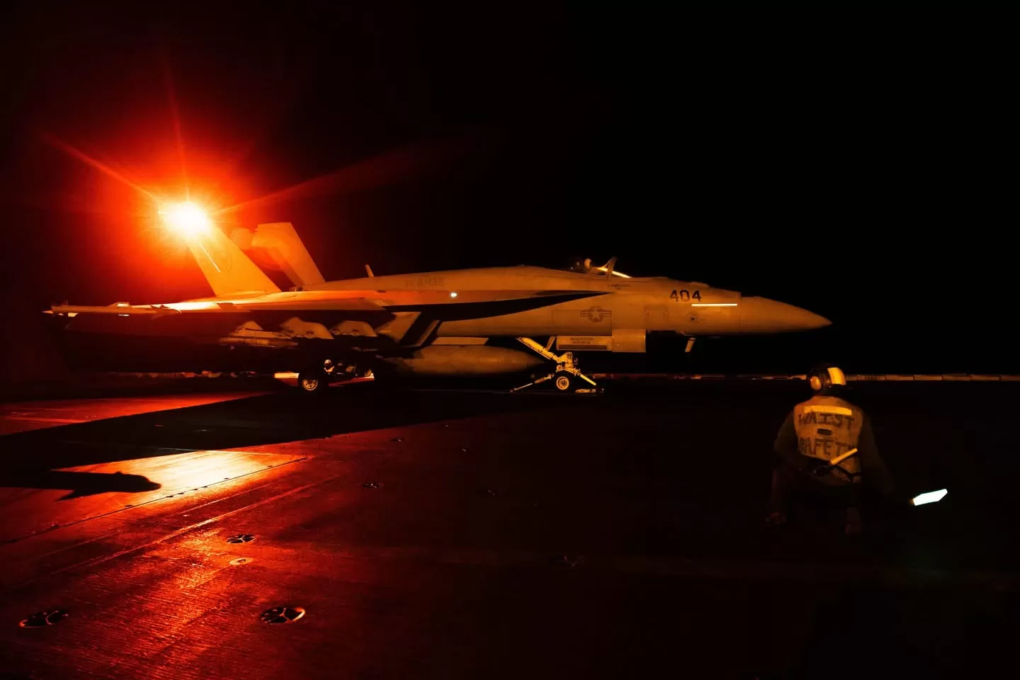 الحديدة : غارات أمريكية مكثفة تستهدف مواقع حوثية في منطقة "غويرق" بمديرية التحيتا