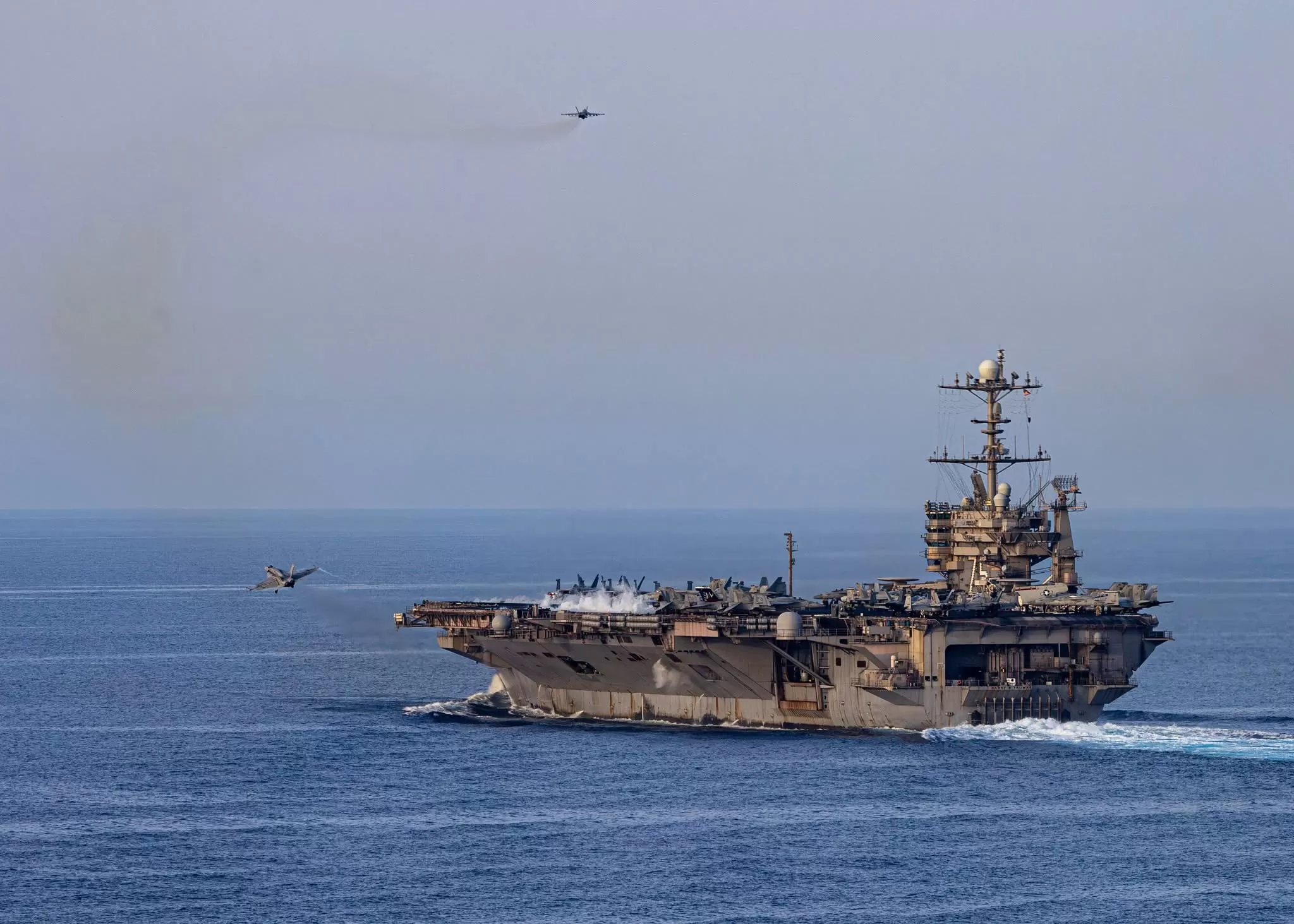 واشنطن تتهم شركة صينية بتقديم دعم استخباراتي للحوثيين لاستهداف السفن