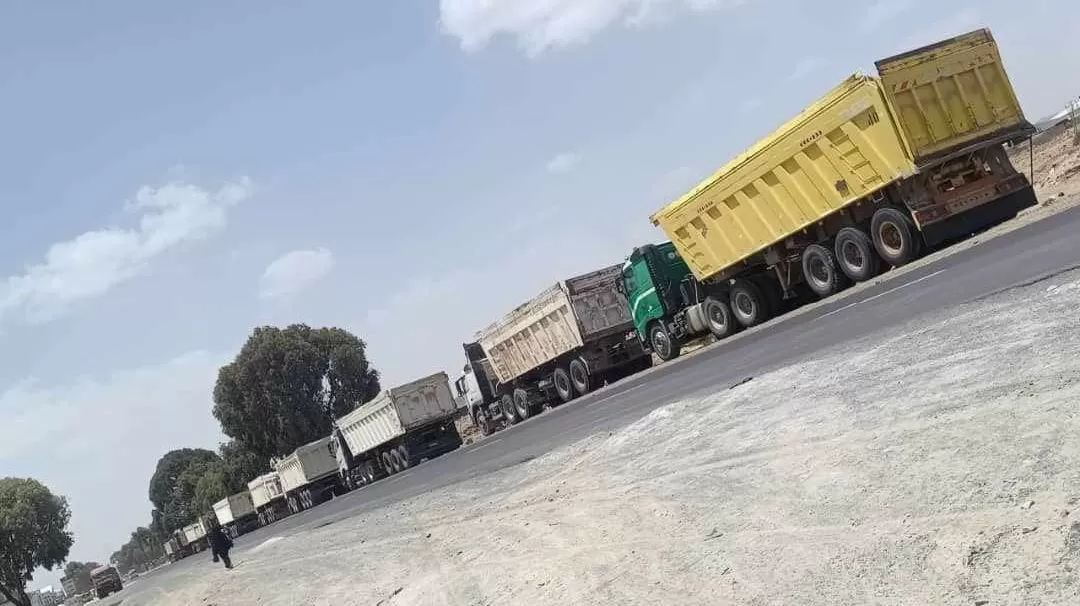 الحوثيون يختطفون أكثر من 20 سائق شاحنة في ذمار لرفضهم دفع جبايات إضافية