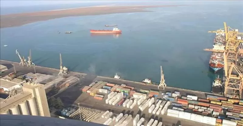 الحوثيون يمنعون ناقلات النفط من مغادرة ميناء رأس عيسى في الحديدة