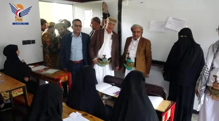 إقالة تربوية في إب لرفضها تسهيل الغش لطالبة مقربة من قيادي حوثي