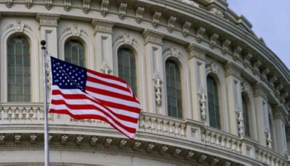 الحكومة اليمنية ترحب بالعقوبات الأمريكية على "إمام جمعه" وتصفها بالضربة الموجعة للحوثيين