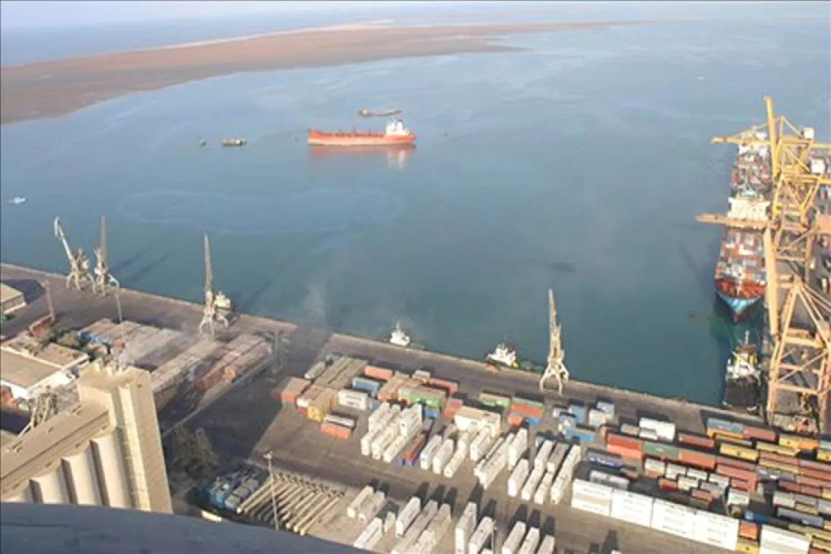 الحوثيون يحتجزون بحارة هنود في ميناء رأس عيسى بالحديدة