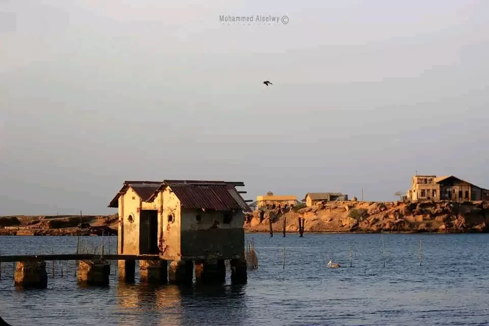 الحوثيون يحوّلون جزيرة كمران إلى "سجن كبير" ويختطفون العشرات بتهمة التجسس