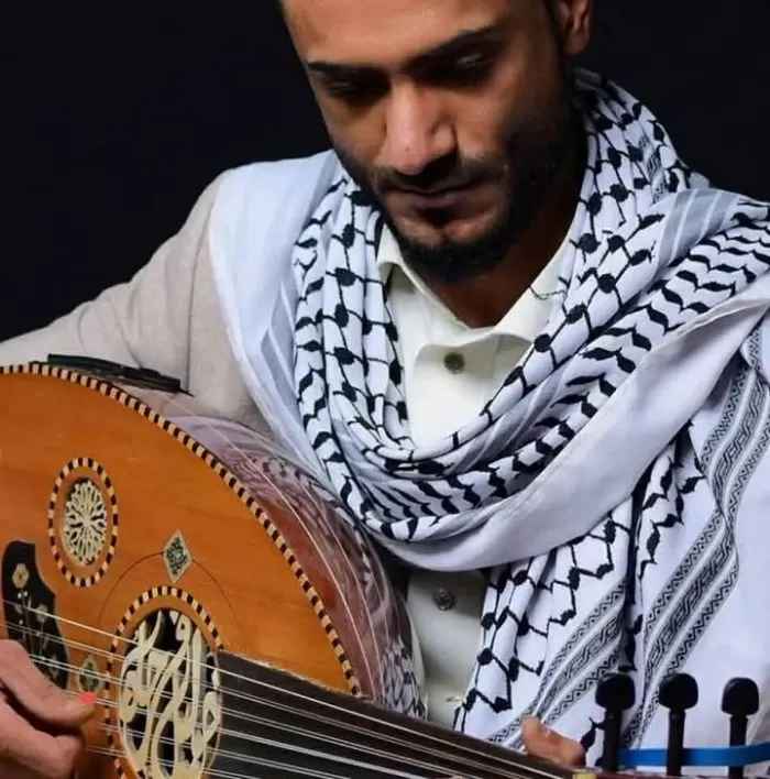 الحوثيون يختطفون فنان في ذمار على خلفية أدائه لأغانٍ وطنية