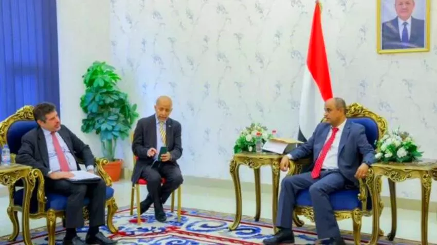 واشنطن تؤكد التزامها بدعم الحكومة اليمنية في مواجهة التهديد الحوثي بالبحر الأحمر