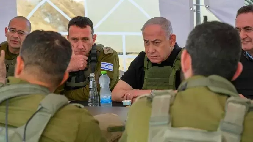 إسرائيل تتوعد الحوثيين بـ"ضربات متواصلة" بعد استهداف مطار بن غوريون (تفاصيل)