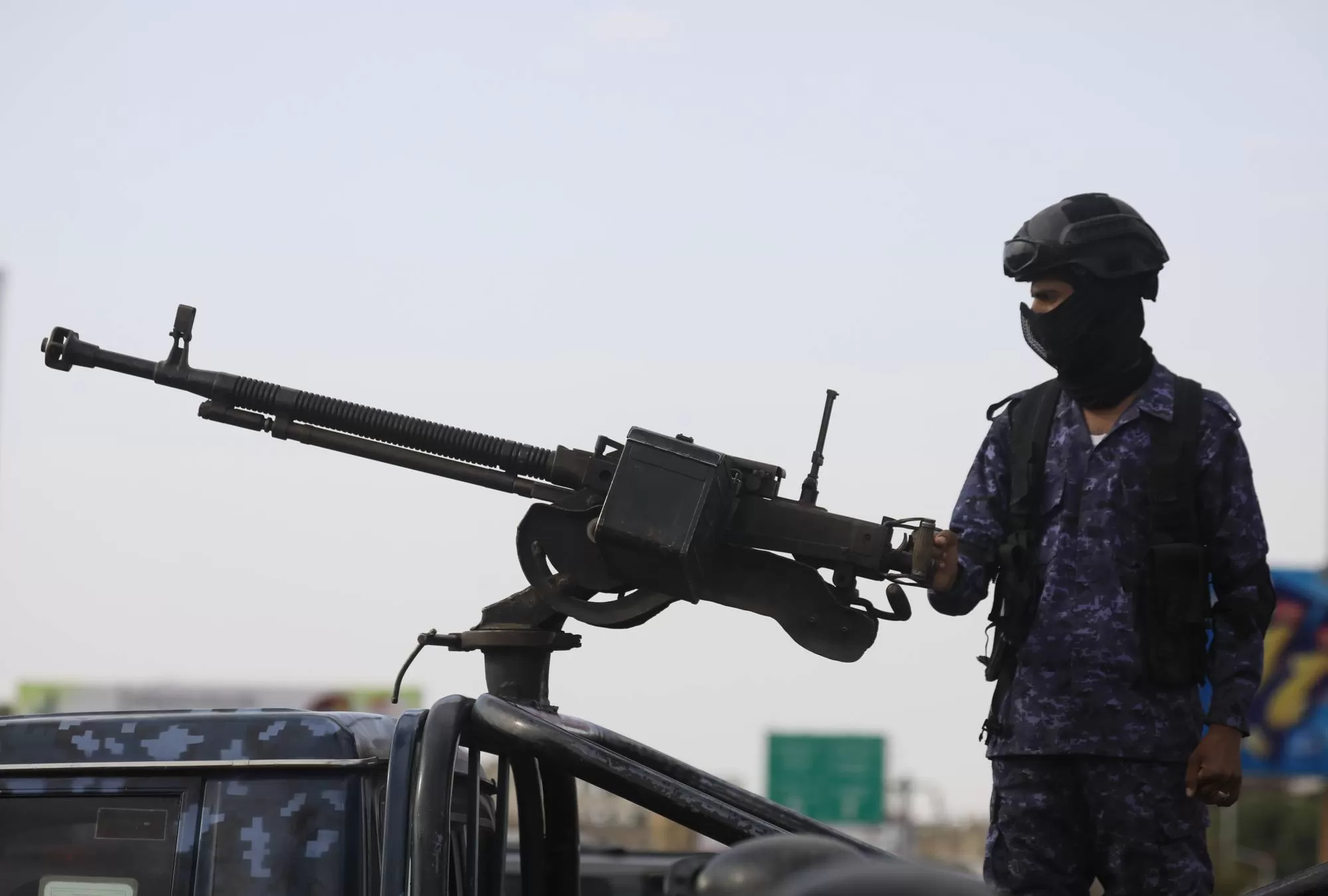 دعوات يمنية لبدء معركة شاملة ضد الحوثيين وسط وقف أمريكي مفاجئ للضربات