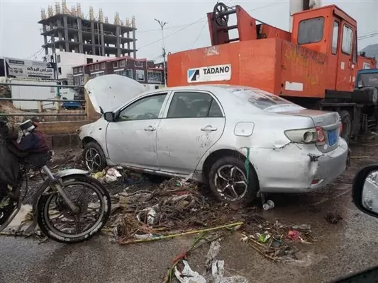 سيول الأمطار في إب تودي بحياة شخصين وتتسبب بخسائر فادحة في الممتلكات