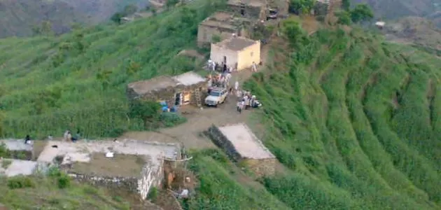 شاب يقتل والده وزوجة أبيه ويخفي جثتيهما في حضيرة الأبقار بمحافظة ريمة