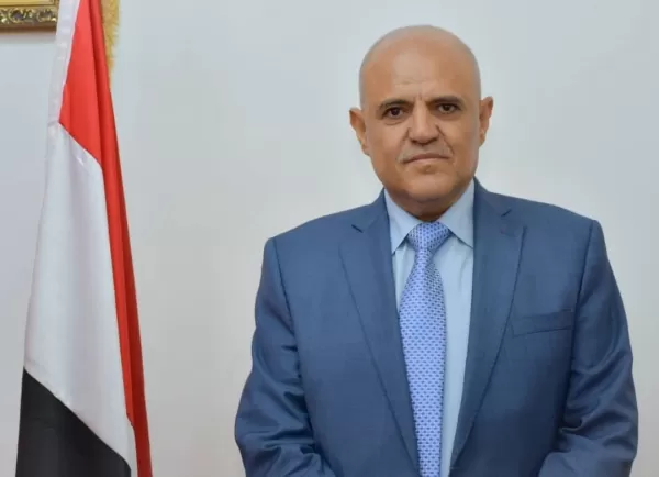 محافظ تعز يُجري تغييرات إدارية واسعة تشمل مديريات ومكاتب حكومية (تفاصيل)
