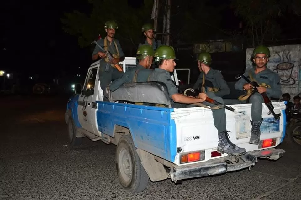 إصابة ثلاثة من أفراد الأمن باشتباك مسلح في تعز خلال محاولة ضبط مطلوب