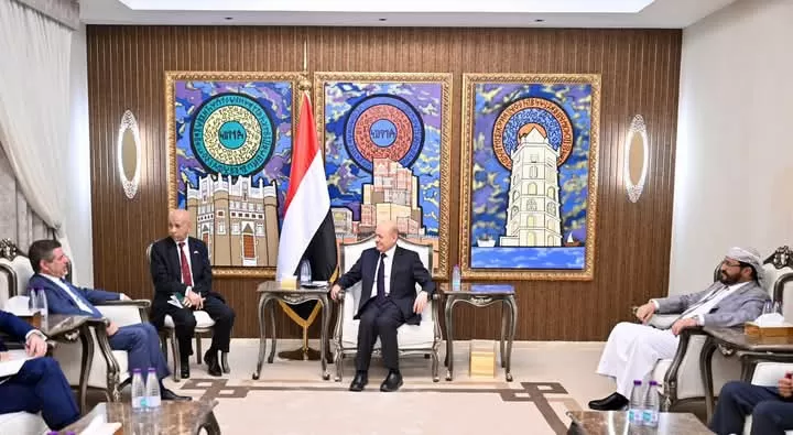 الرئيس العليمي يؤكد: الحوثيون يفتقرون إلى الجدية في تغيير سلوكهم التخريبي