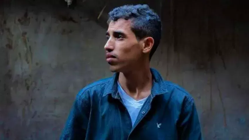 قوة أمنية تابعة للانتقالي تعتقل صحفيًا خلال تغطيته وقفة احتجاجية نسائية في عدن