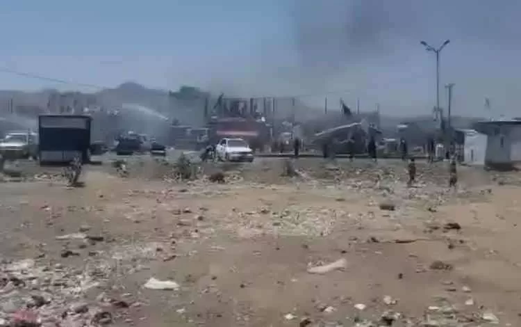 كاتب حوثي يطالب بمحاسبة المسؤولين عن انفجار حي صرف بصنعاء