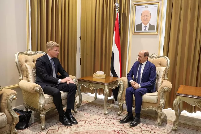 الزنداني يؤكد خلال لقائه غروندبرغ أهمية دعم الحكومة اليمنية للوفاء بالتزاماتها