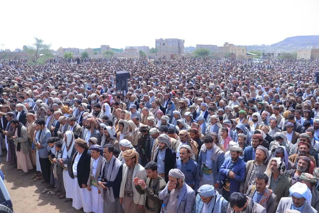 تشييع شيخ قبلي يتحول إلى رسالة احتجاج صامتة ضد الحوثيين في صنعاء