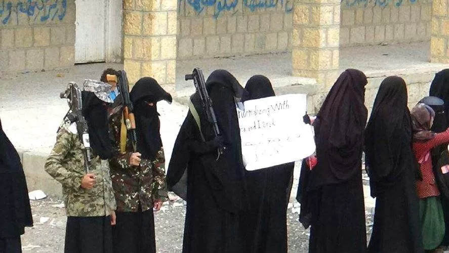 تفشي الأوبئة في سجون الحوثيين يفاقم معاناة المعتقلات وسط تعتيم ومنع للمساعدات