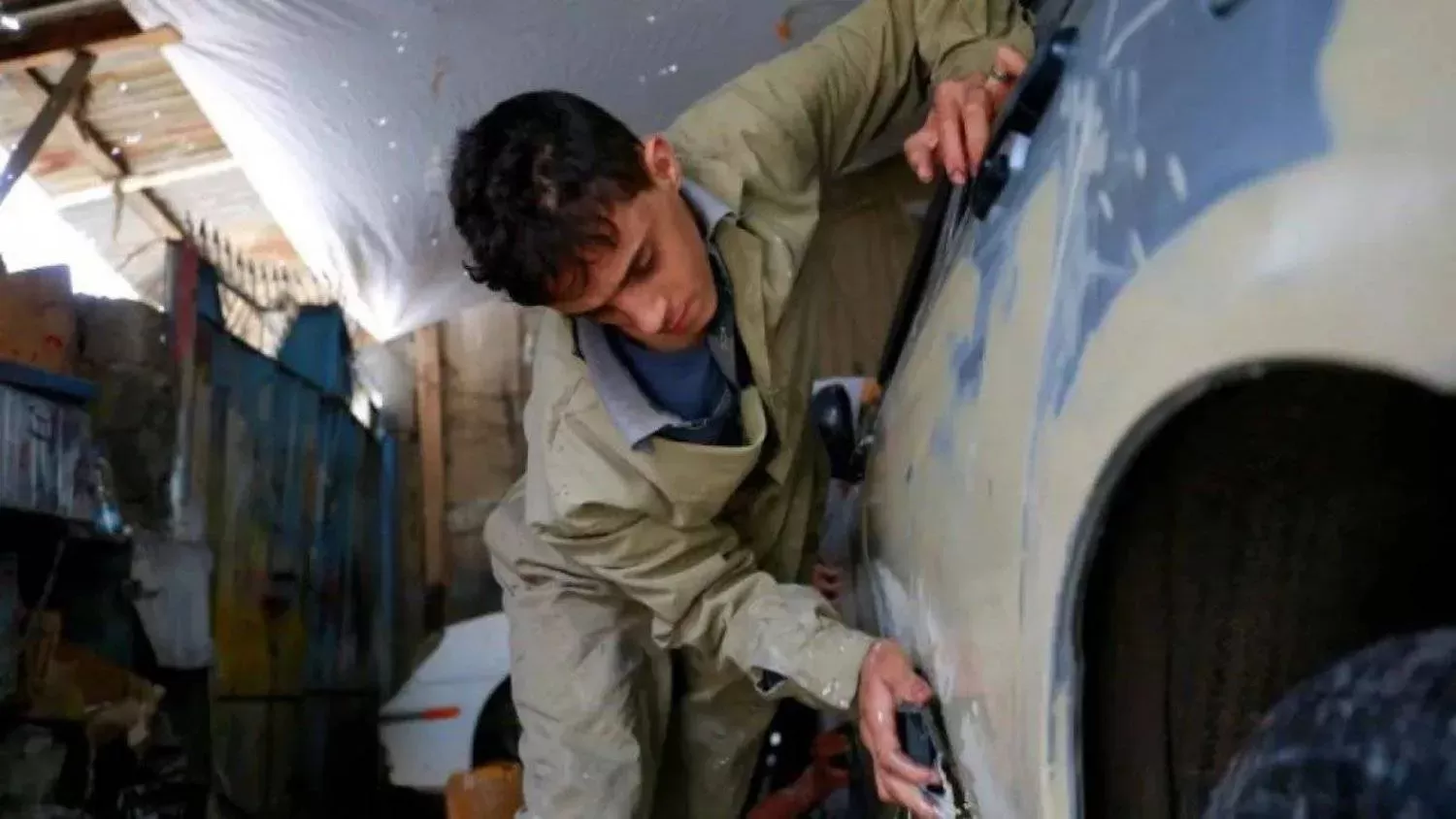 صحيفة: تنامٍ متسارع لعمالة الأطفال في إب وسط انهيار اقتصادي وتوقف التعليم