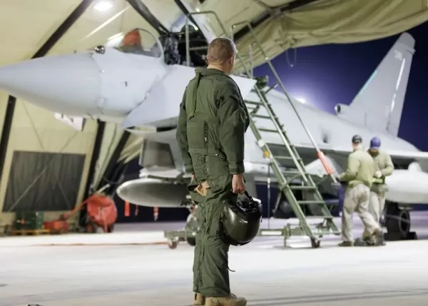 بريطانيا تنشر مقاتلات في الشرق الأوسط تحسبًا لتصعيد جديد بين إيران وإسرائيل