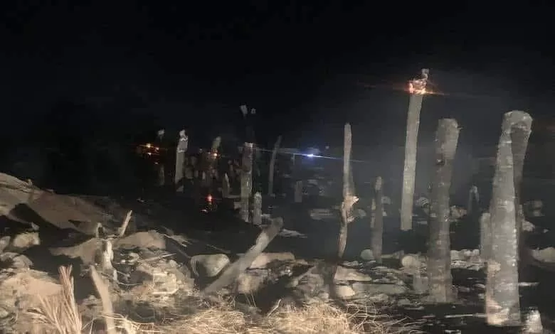 احتفالات حوثية بـ"يوم الغدير" تتسبب بحريق في مخيم نازحين شمال الحديدة