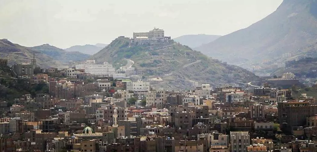 انفجار عنيف يهز مناطق شرق تعز نتيجة فشل إطلاق صاروخ حوثي