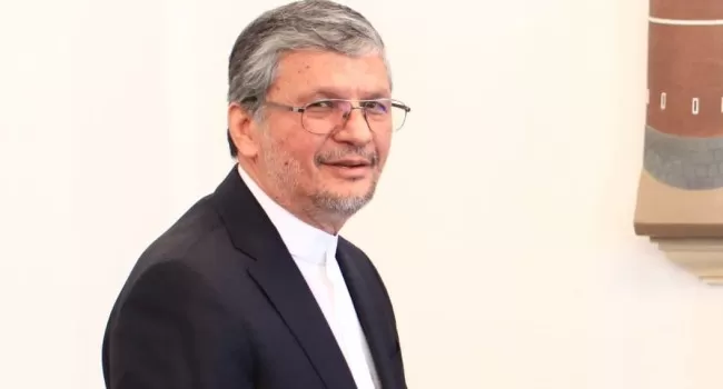 مصادر: السفير الإيراني لدى الحوثيين يغادر صنعاء سرًا إلى الحديدة