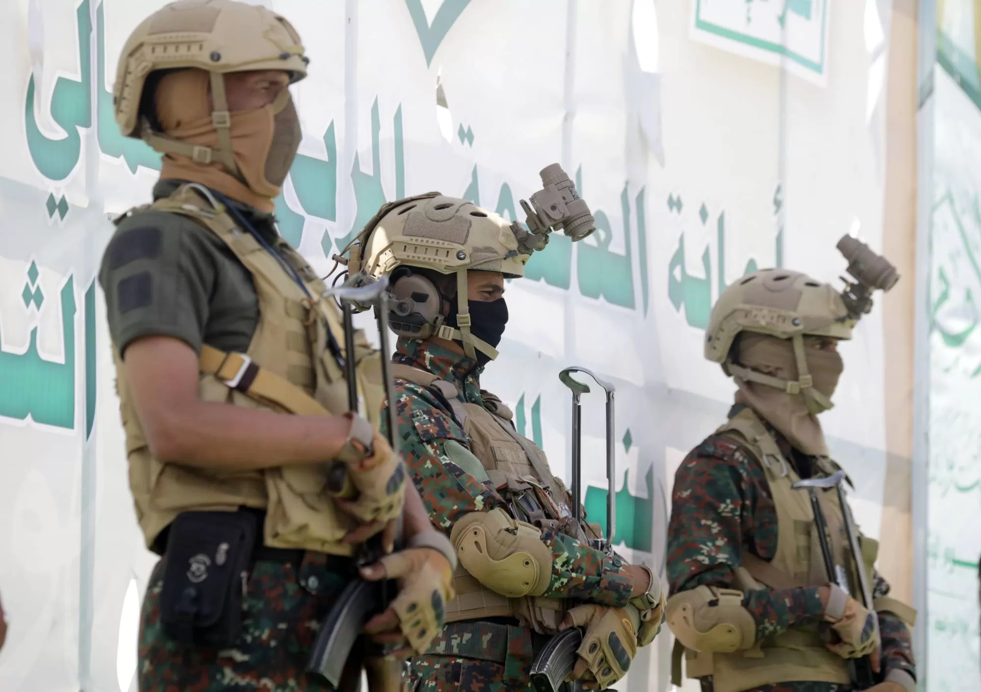 تقارير: مخاوف الحوثيين من سقوط نظام طهران دفعهم لمراقبة التطورات بصمت