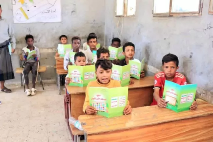 الحوثيون يدفعون بخريجي الثانوية للتدريس بديلاً عن المعلمين المؤهلين