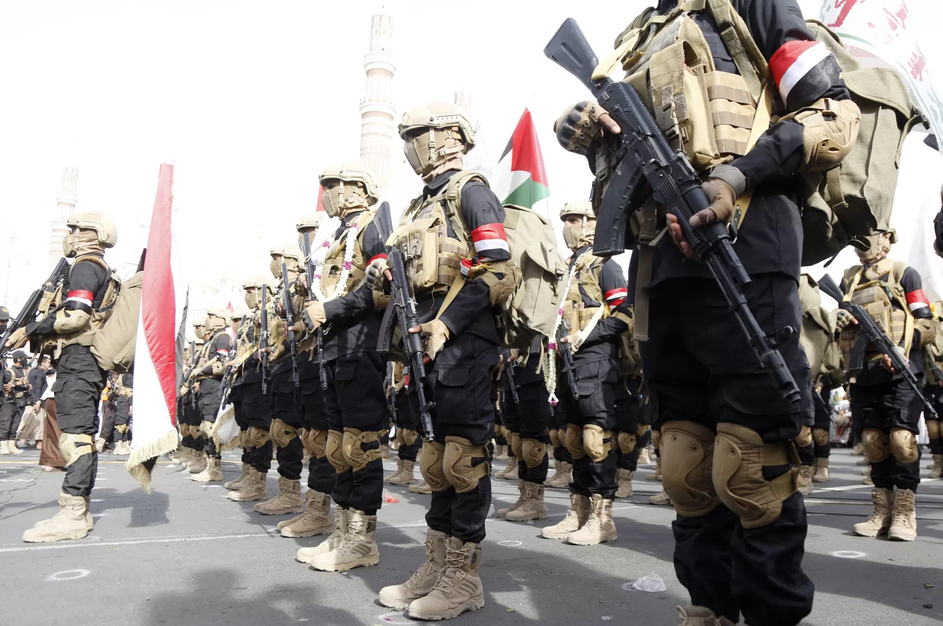 تحالف الحوثيين وحركة الشباب يهدد الملاحة الدولية في البحر الأحمر وخليج عدن