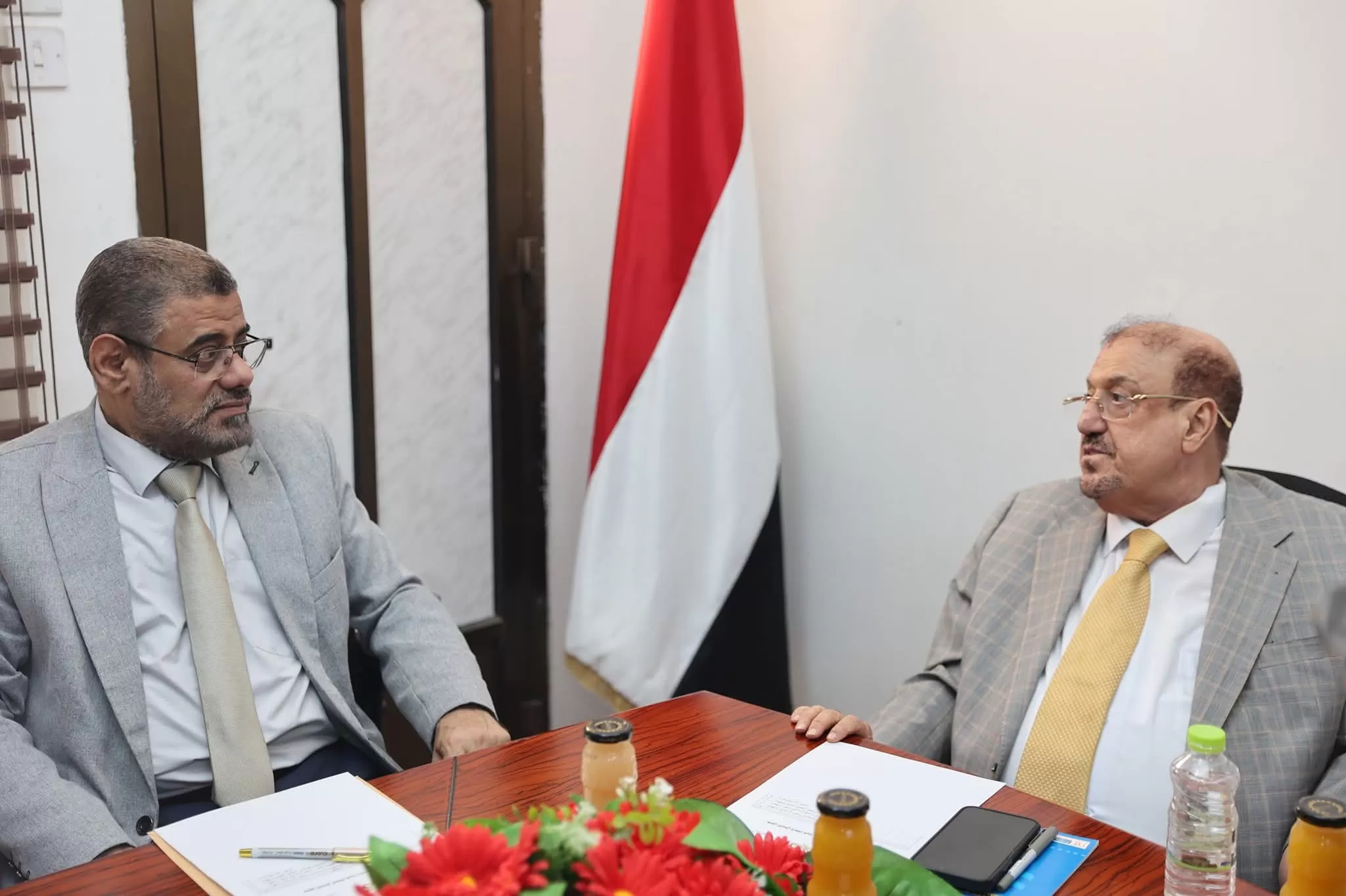 البرلمان يطالب الحكومة بتمكين لجانه الرقابية وسط رفض من "الانتقالي"