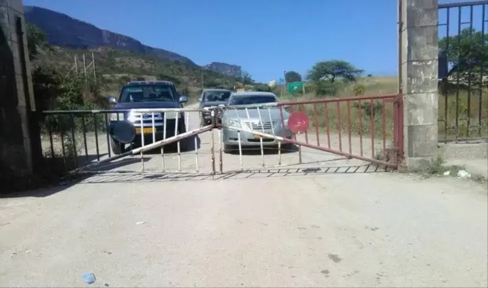 اعتقال قيادي حوثي بارز في منفذ صرفيت بالمهرة بعد اشتباكات دامية