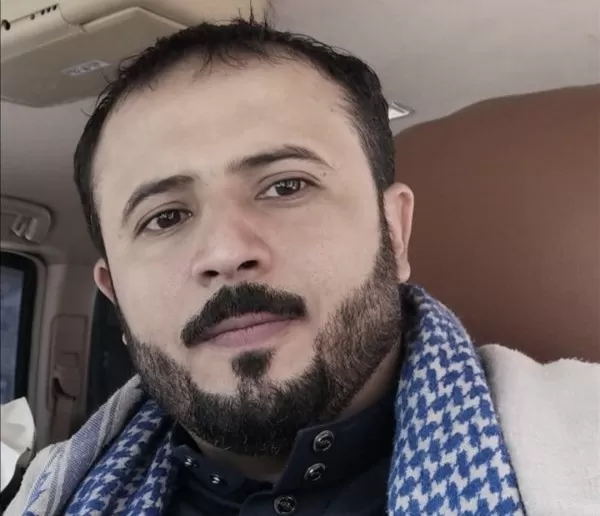 الحوثيون يخفون محامٍ قسرًا بعد تضامنه مع أسرة الشيخ حنتوس