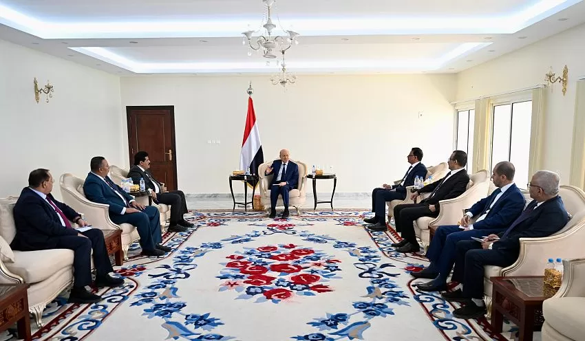 الرئيس العليمي: الأزمة الاقتصادية نتيجة تراكمات طويلة وهجمات ممنهجة