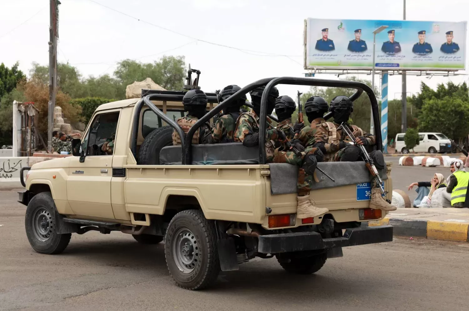 صحيفة: تصاعد الغضب الشعبي ضد الحوثيين بسبب الانتهاكات وتردي المعيشة