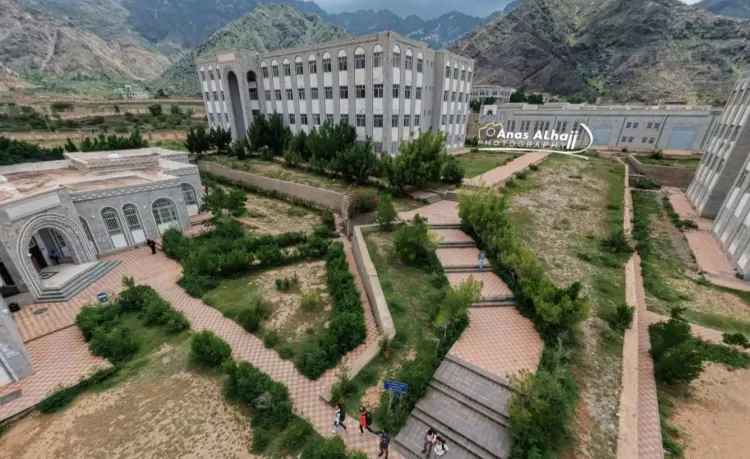 جامعة تعز تنفي مزاعم "أجندات الأقليات" وتؤكد التزامها بالهوية الوطنية والدستور