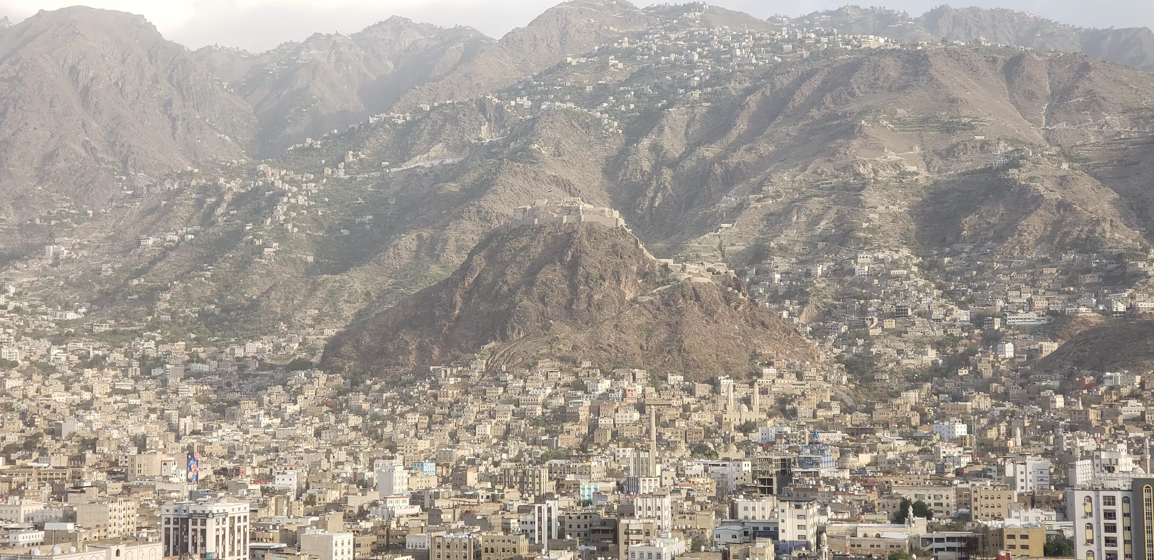 منظمة: أطفال تعز يدفعون ثمن القصف العشوائي ومخلفات الحوثي القاتلة